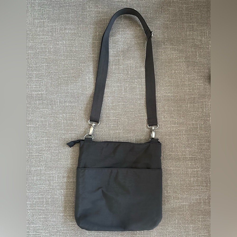 Baggallini Crossbody Bag Gray MultiPocket Travel Purse Adjustable Strap Wristlet - Picture 5 of 11